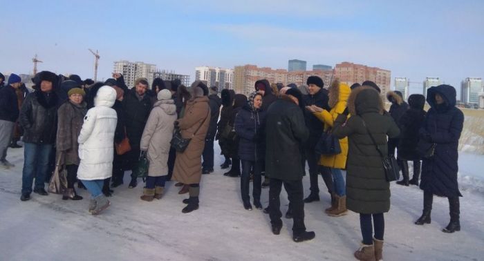 Более 80 возмущенных дольщиков вышли с требованиями в центре Астаны