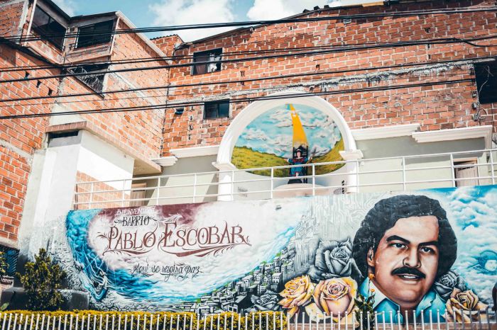 В Медельине снесли огромный дом наркобарона Пабло Эскобара 