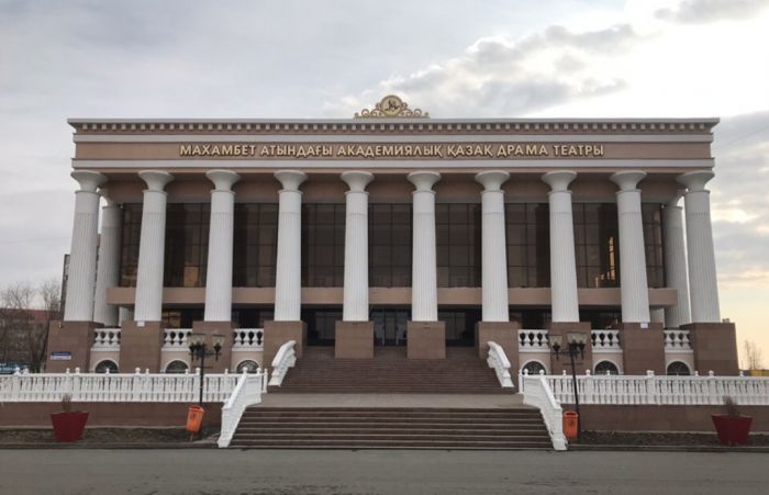 Театральная пауза 