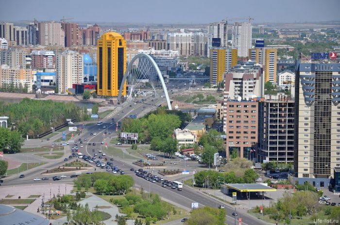 Дома перегружаются - Нурсултан Назарбаев о "резиновых" квартирах в Астане 