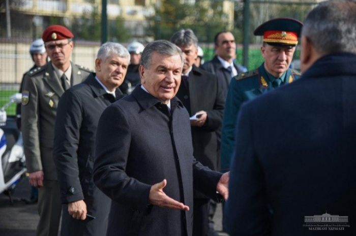 Президент Узбекистана дал милиционерам с избыточным весом полгода на похудение