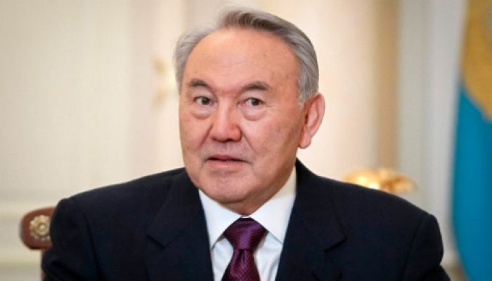 Назарбаев: Изменить в женщине можно только её фамилию 