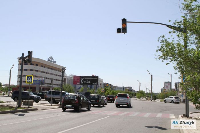 Вопросы о Назарбаеве на проспекте Сатпаева 