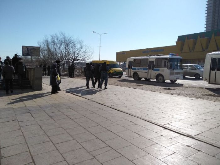 В Астане полиция не дала оппозиции провести шествие