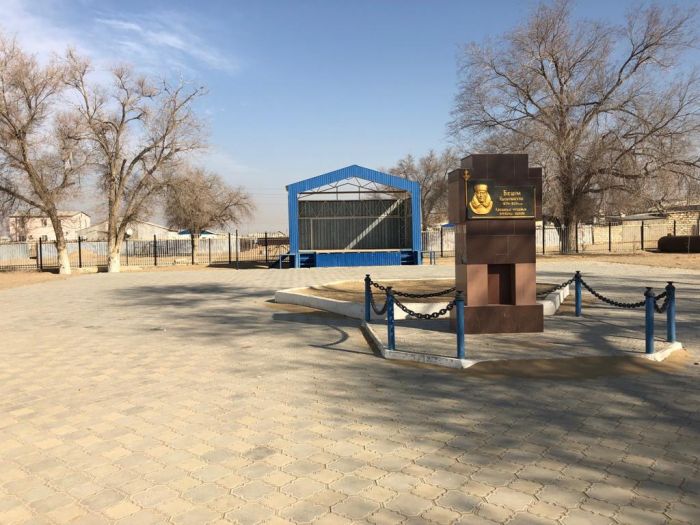 В сельский клуб не пойдёшь – его нет