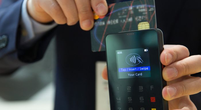 ​Досаева попросили снизить комиссию по банковским картам 