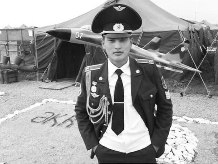 Семье погибшего в авиакатастрофе капитана окажут помощь акиматы Уральска и области