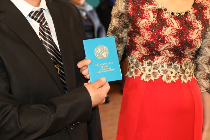 Колечко подождёт его на воле