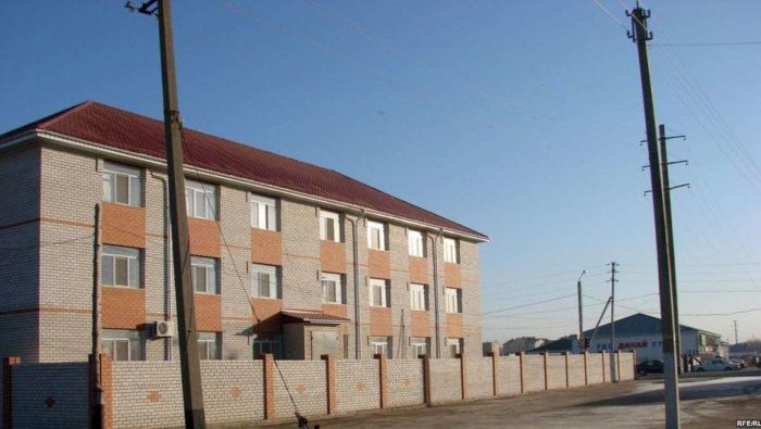 Сотрудникам китайской нефтяной компании подняли зарплаты после отказа выходить на работу 