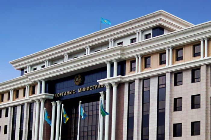 Военные пресекли полет квадрокоптера над зданием минобороны 