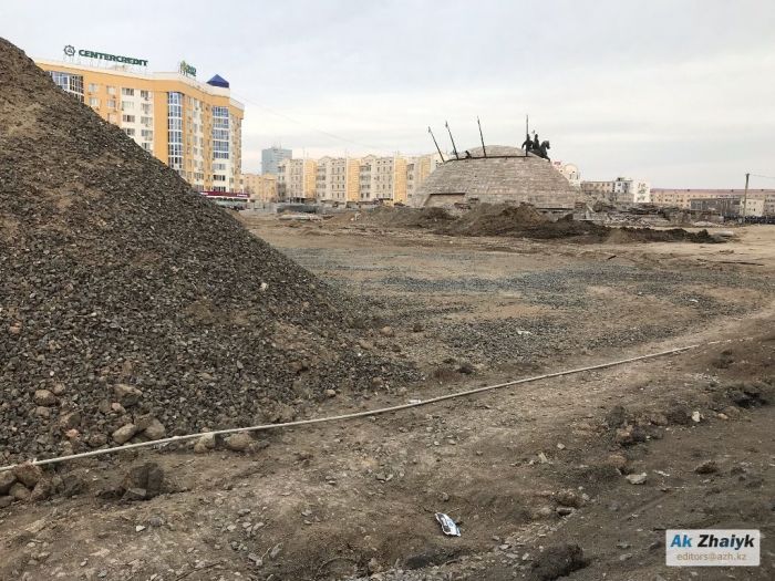 «Как на самом деле идёт реконструкция площади Исатая и Махамбета»