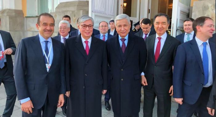 Токаев твитнул фото с Тасмагамбетовым, Масимовым и Сагинтаевым в Москве 