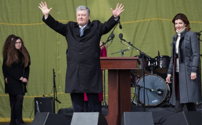 Порошенко потребовал от Зеленского «быть мужиком» и прийти на дебаты 