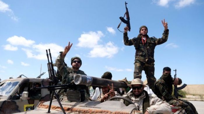 Обострение в Ливии: более 20 погибших, западные страны эвакуируют своих граждан 