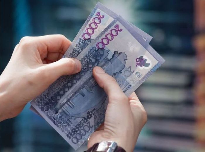 Казахстанцы набрали микрокредитов на 500 миллиардов тенге 