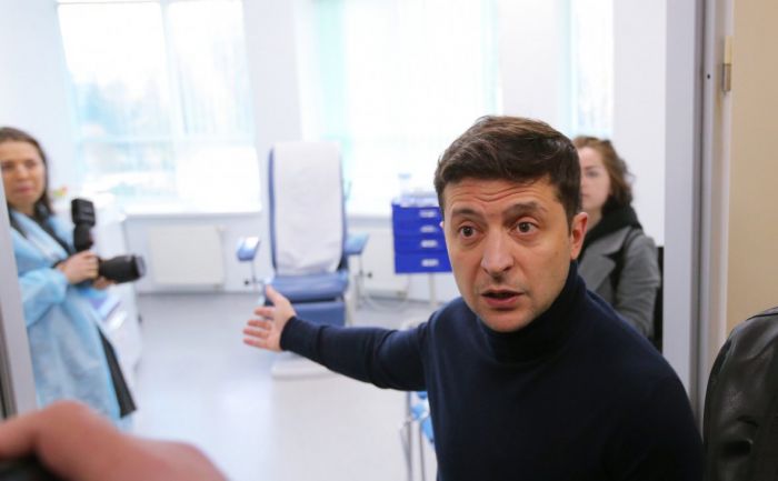 Зеленский в прямом эфире сказал Порошенко «до свидания» и повесил трубку 