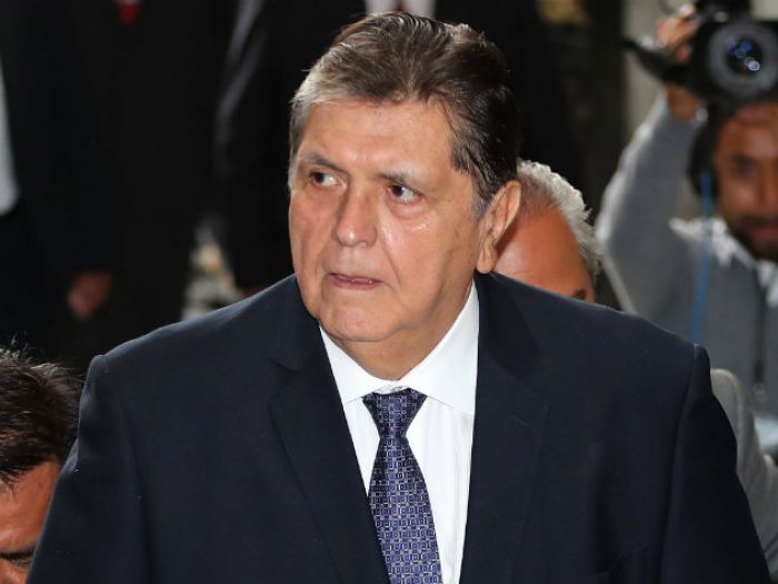 Экс-президент Перу застрелился во время ареста 