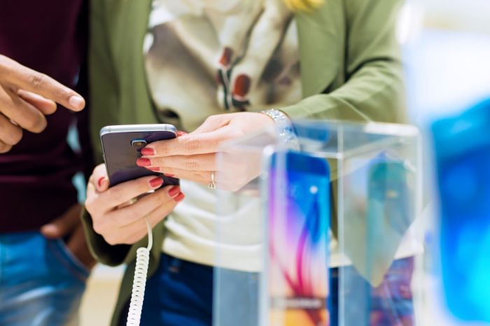 Казахстанцы лишились права вернуть продавцу исправный телефон