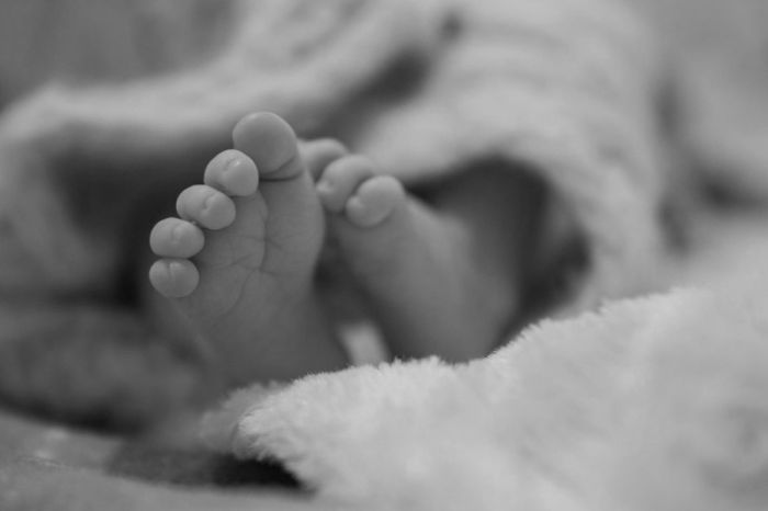 Тело новорожденного найдено около мусорного контейнера в Караганде 