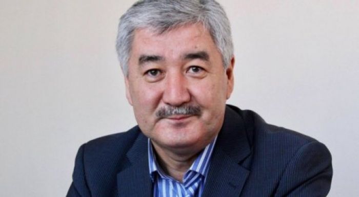 Кандидат Амиржан Косанов сдал экзамен по казахскому языку 