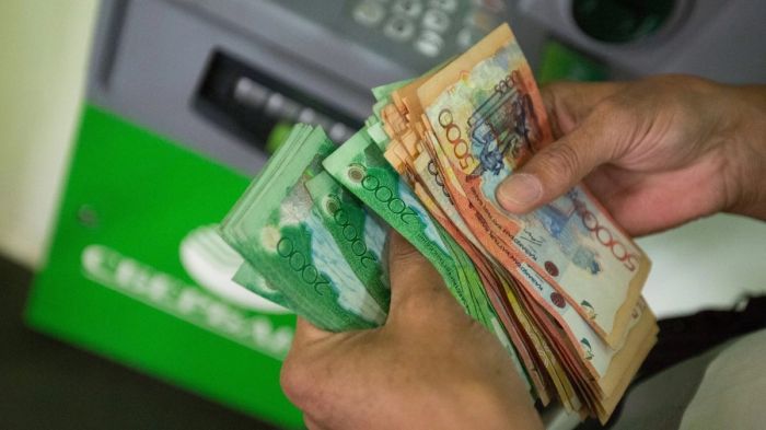В России ввели лимит на отправку денег в Казахстан 