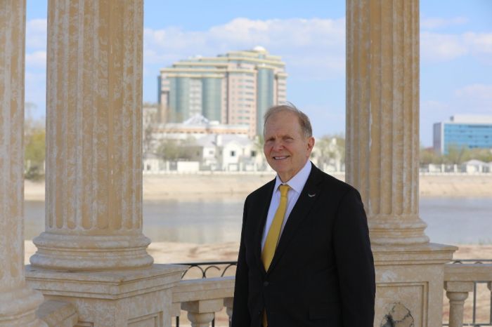 Посол США Уильям Мозер – о Целинограде, выборах, Бергее Рыскалиеве и своенравных конгрессменах 