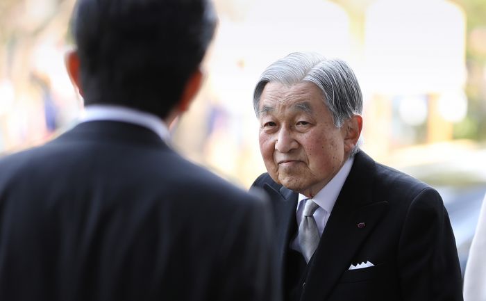 Император Японии Акихито отрекся от престола 