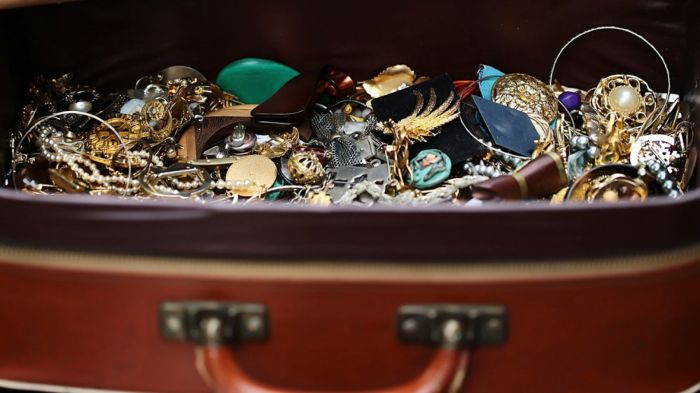 Куда деваются конфискованные драгоценности 