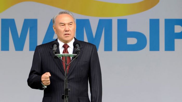 Елбасы поздравил казахстанцев с Днем единства народа Казахстана
