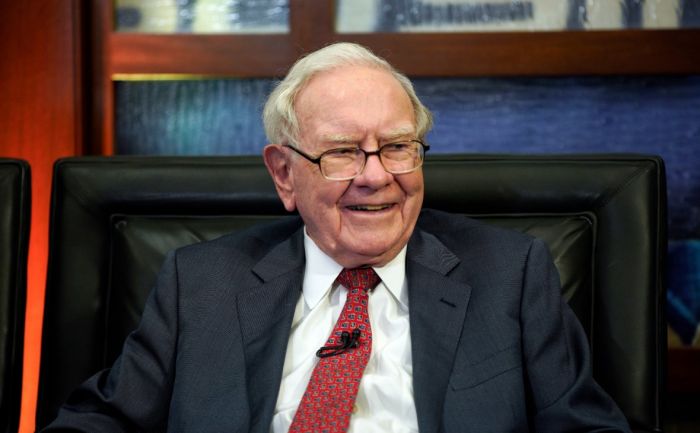 Баффет сообщил о покупке акций Amazon его холдингом 