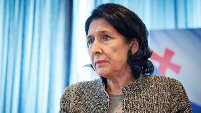 Президенту Грузии пригрозили импичментом за отказ от военной базы США 