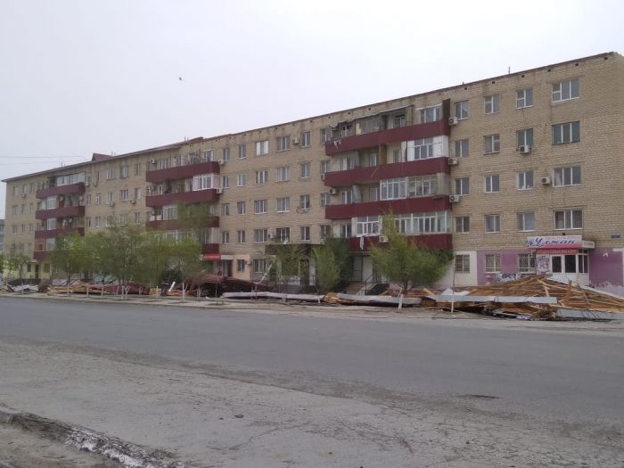 Снаряд опять упал на этот дом