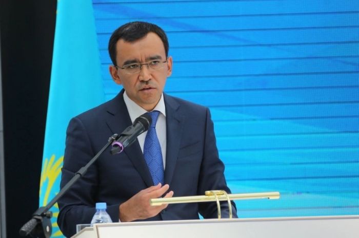 Ашимбаев о "нурботах": Работа партии в соцсетях не имеет к этому отношения 