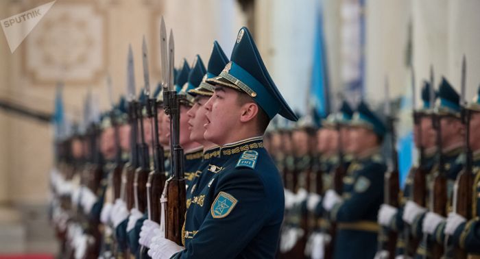 Токаев вручил госнаграды к 7 Мая 