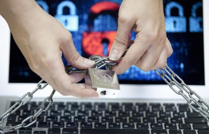 Как объяснили в правительстве отсутствие интернета в праздничные дни 