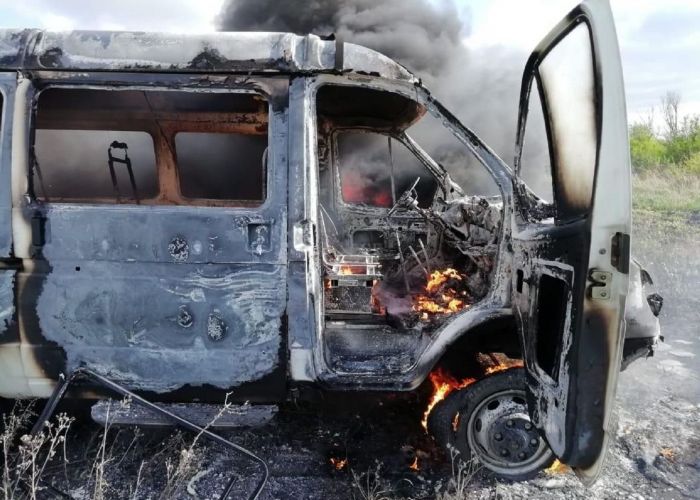 Из горящего микроавтобуса спасли 11 детей на севере Казахстана  