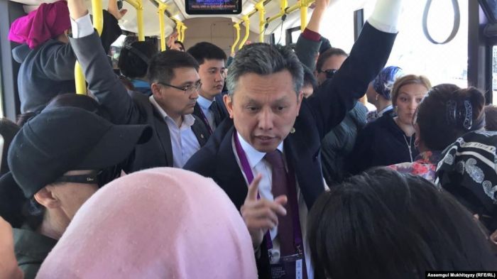 Матерей завели на прием к акиму Султанову без журналистов 