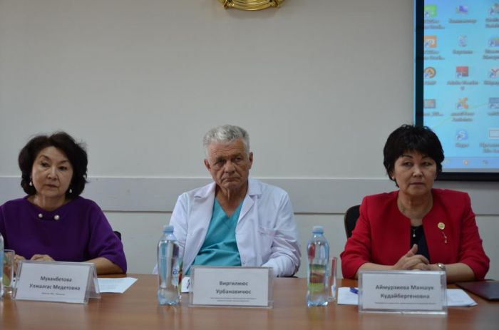 У нас от прививок отказываются из-за религии, в Литве - тоже