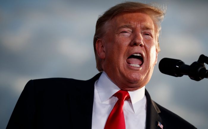 Трамп заявил о готовности к переговорам и пригрозил Ирану «великой силой»