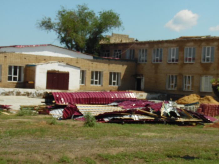 Школа постоит без крыши – нет денег