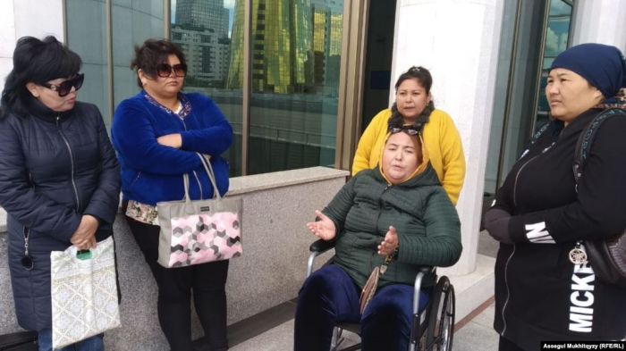 Около десятка матерей из Шымкента обивают пороги парламента в Нур-Султане
