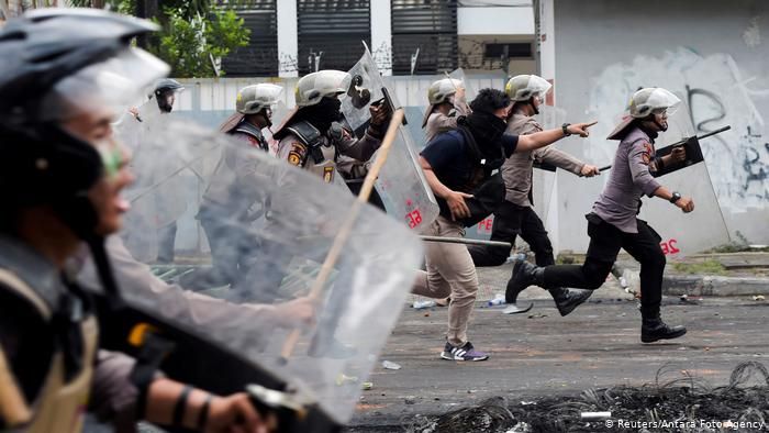 В Индонезии не стихают протесты из-за президентских выборов
