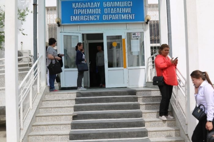 В Атырауском колледже студент распылил баллончик с газом, отравились 20 учащихся 