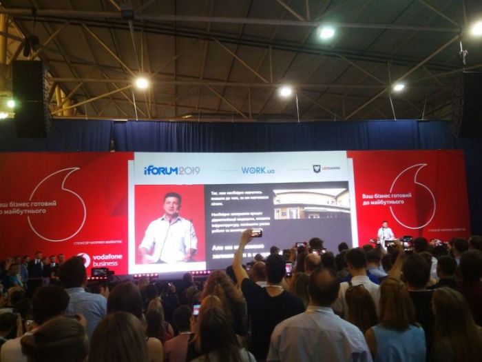 Президент Украины Владимир Зеленский отказался вступать в переговоры с Россией 