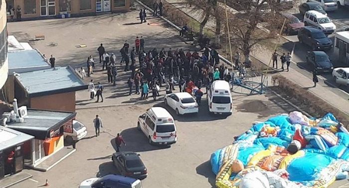 В Караганде при ветре опрокинулся батут, погиб ребенок