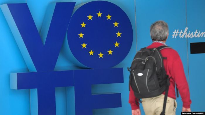 Сегодня - последний день выборов в Европарламент. Голосует 21 страна