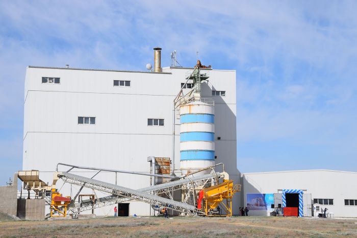 В Индерском районе открылись завод стройматериалов и два Дома культуры