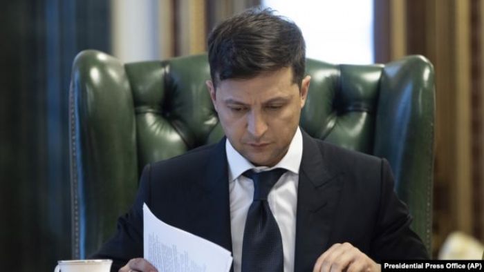 Зеленский внес законопроект об импичменте президента