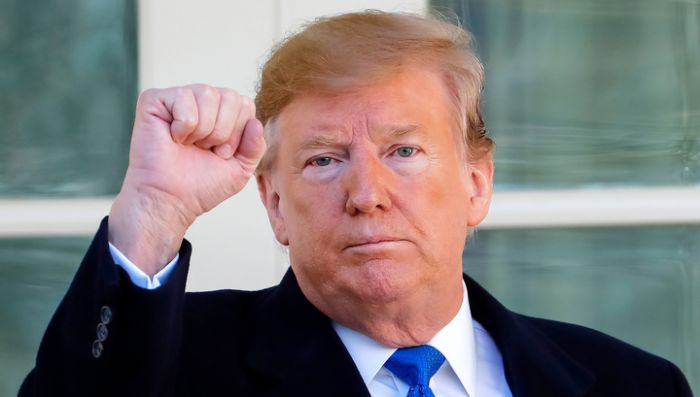 Дональд Трамп заявил, что импичмент ему не грозит