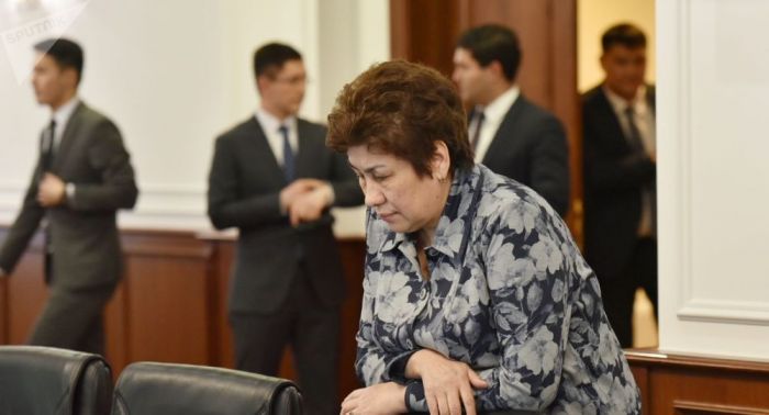 Министр образования прокомментировала гибель школьницы в бассейне ТРЦ 